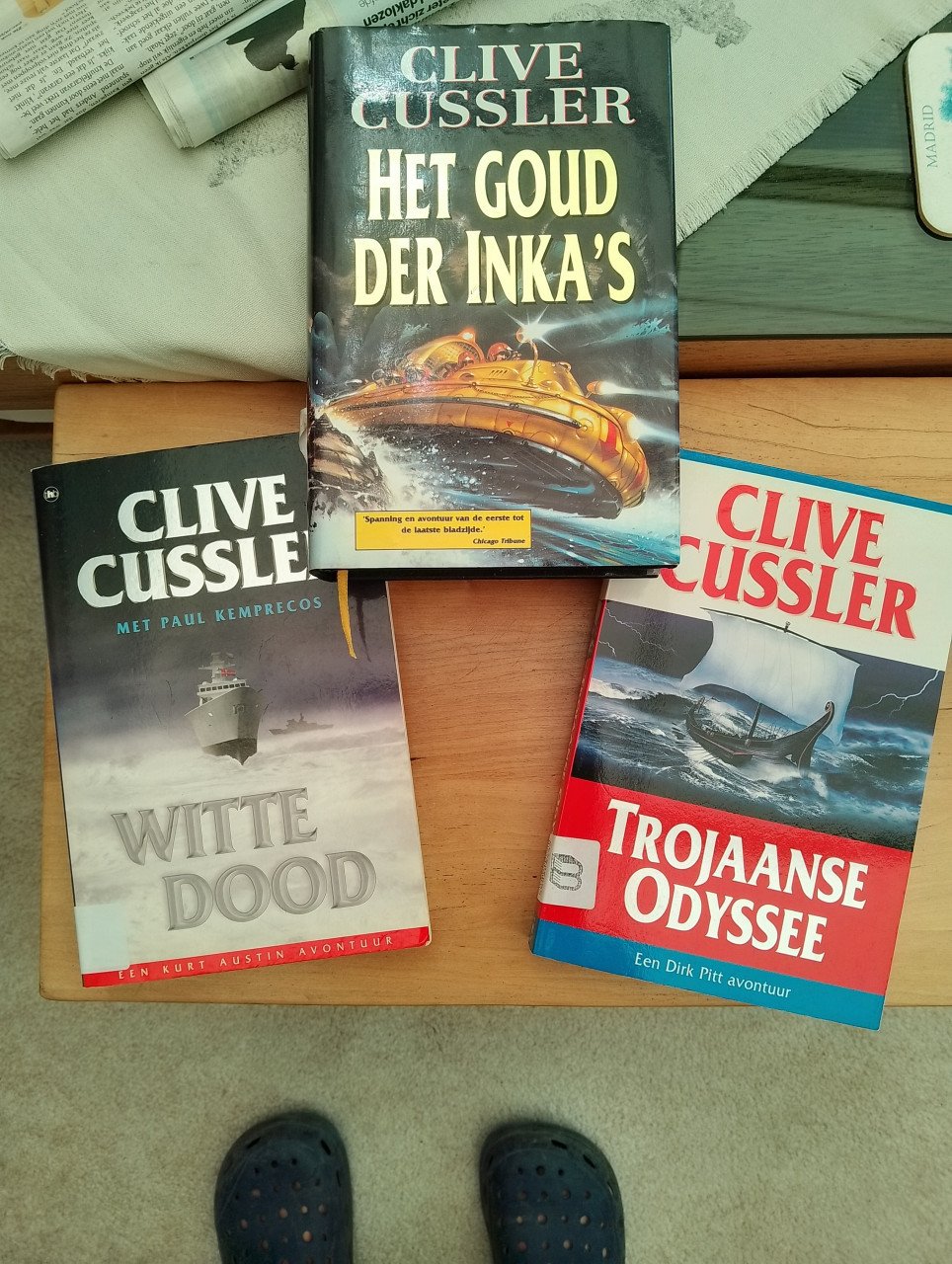 3 boeken van Clive Cussler-lekker lezen in de vakantie....
