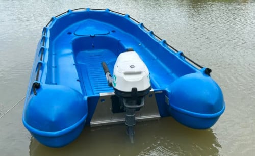 Whaly 370 blauw zonder bb motor met trailer