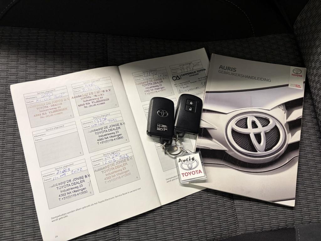 Toyota Auris 1.2t volcano edition