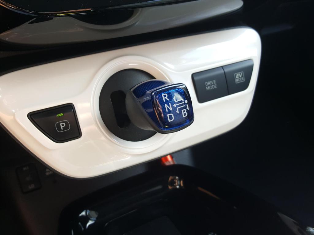Toyota Prius 1.8 full hybrid 122pk aut active | navi | bt | cruise & climat