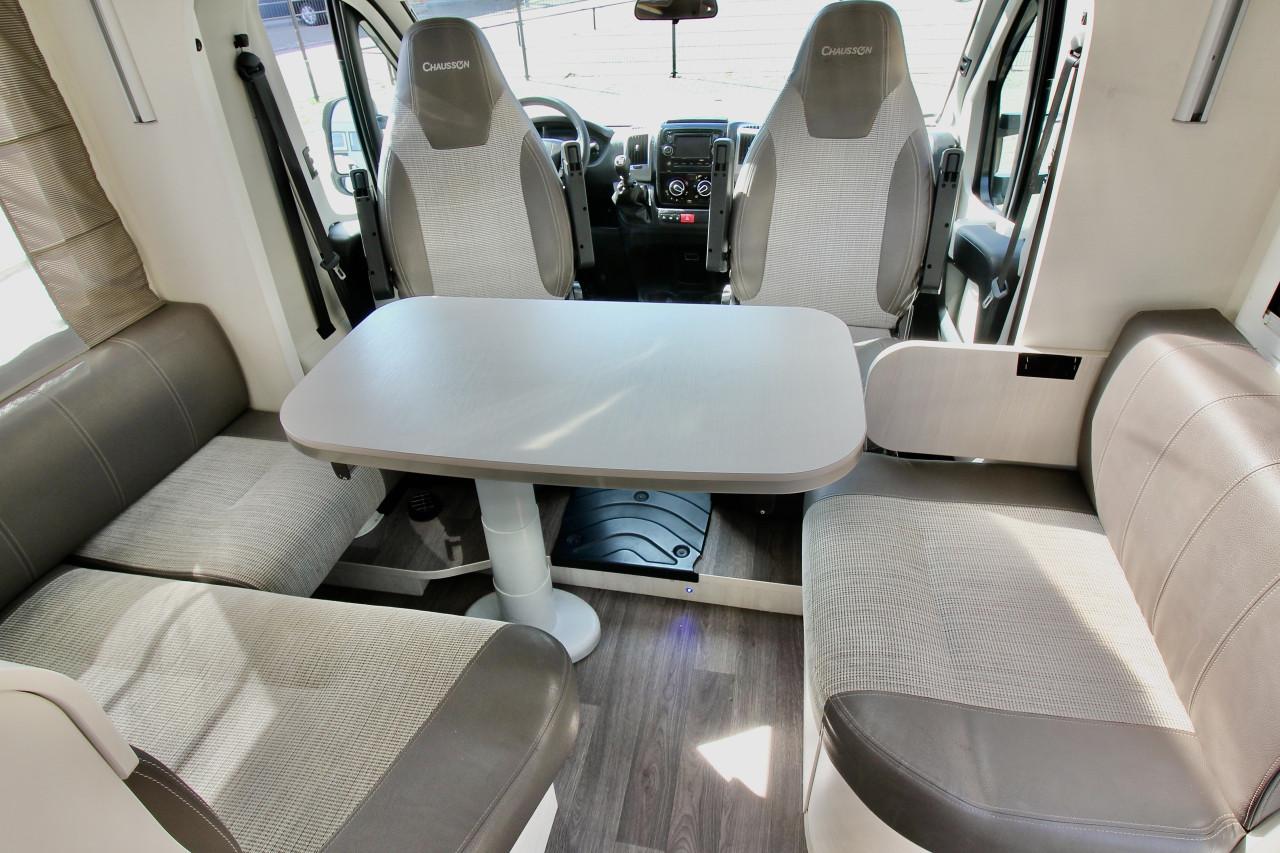 Chausson Welcome 727GA (Lengtebedden+ Hefbed, Nieuwstaat!!!)