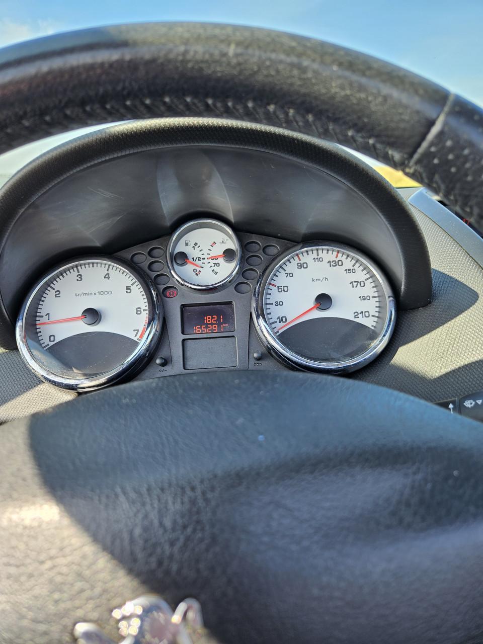 Mooie Peugeot 207 cc