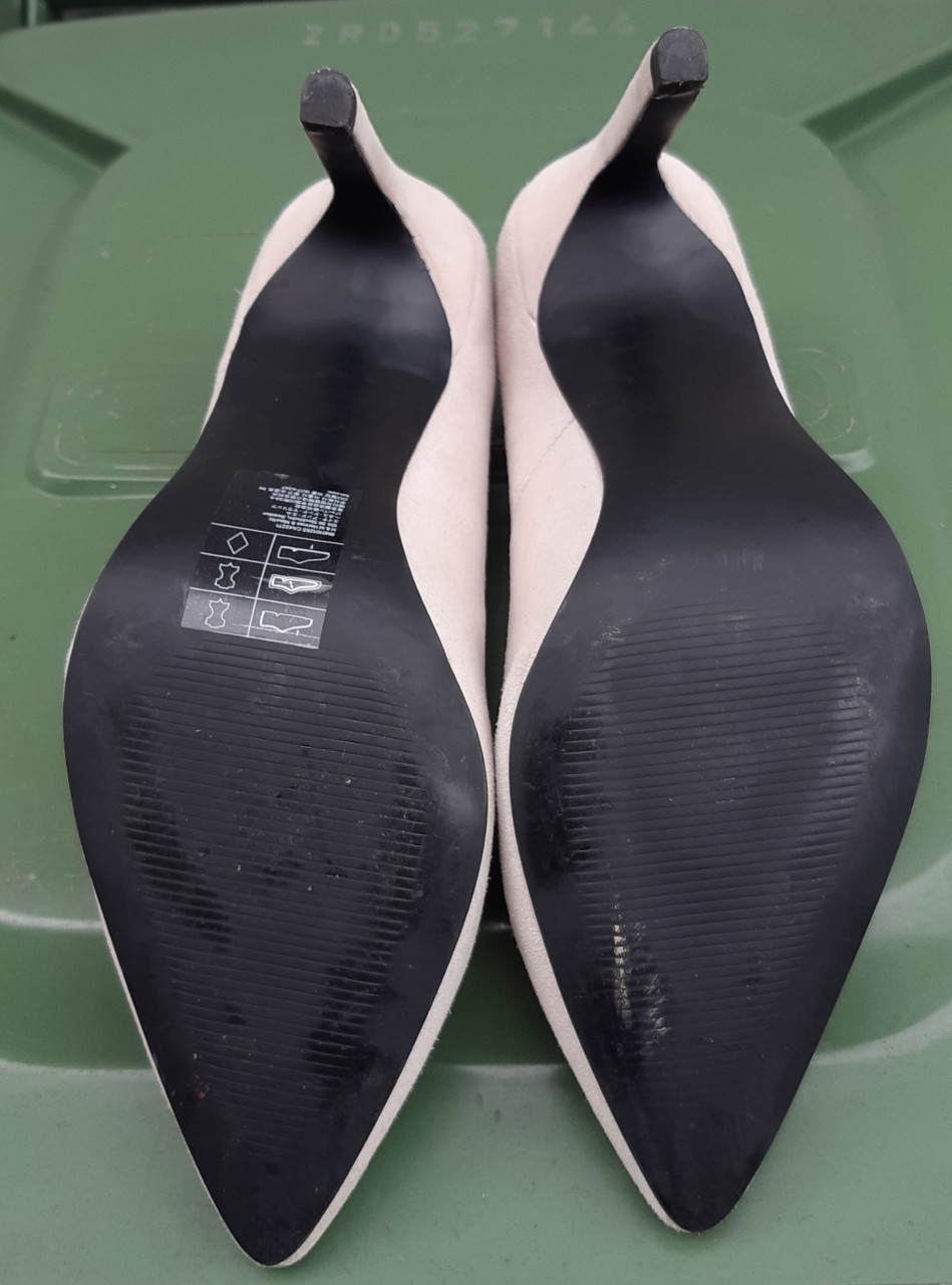 Pumps crème suède, maat 38