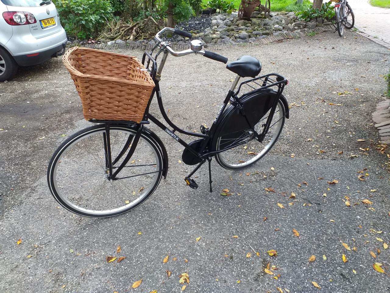 """"MOOIE OMAFIETS"WEINIG GEBRUIKT MET  MAND""""