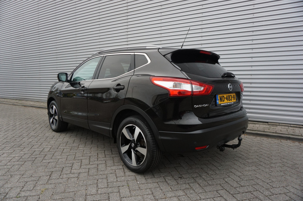 Nissan Qashqai 1.2 n-connecta climate / navi / camera / glazen dak / parkee