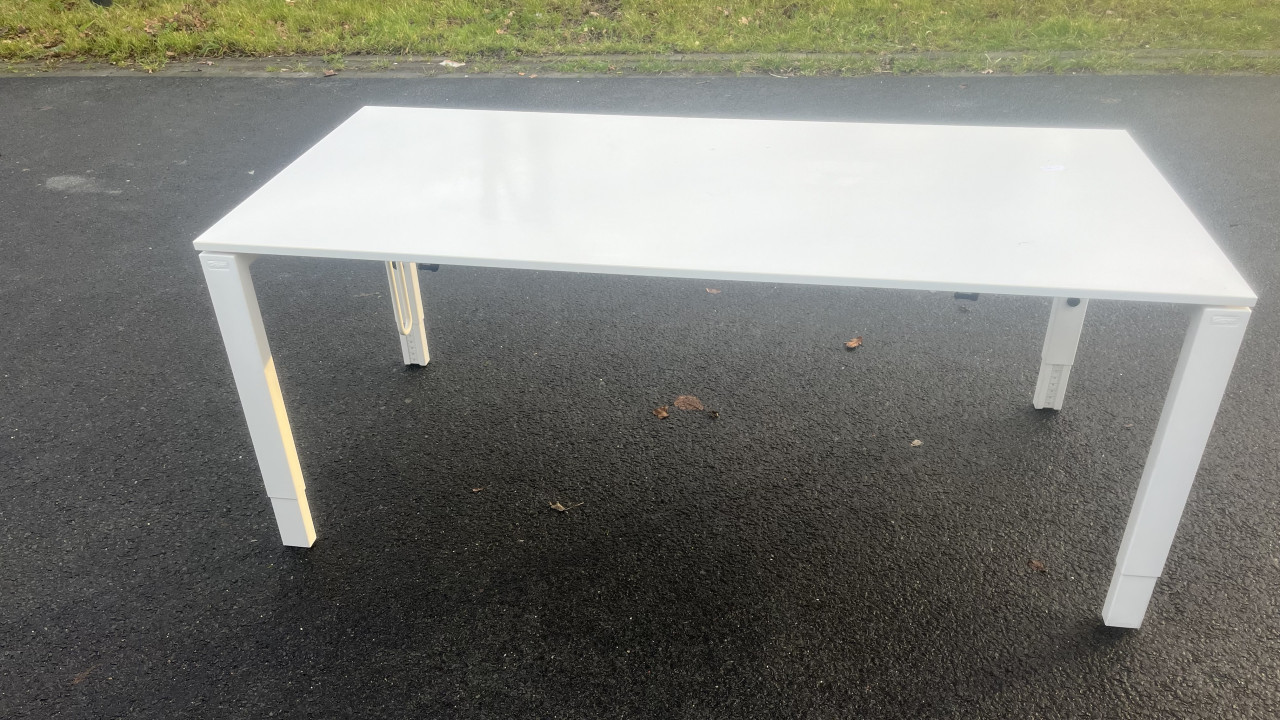 Gipsen vergadertafel
