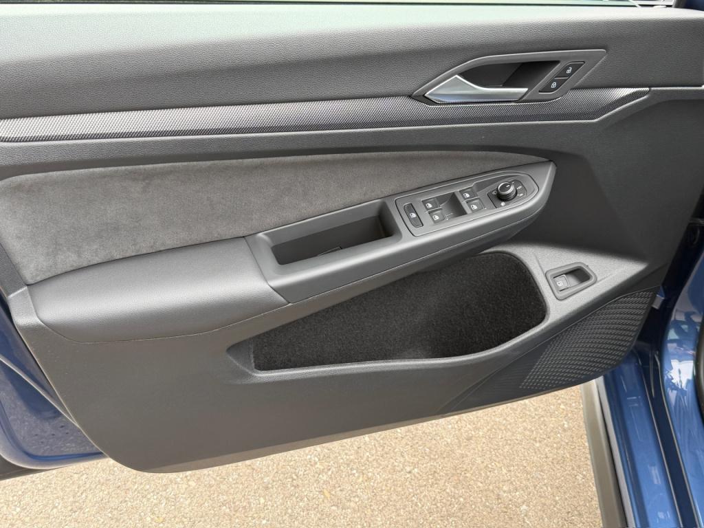 Volkswagen Golf 1.5 ehybrid gte 272pk | black style | trekhaak | iq light |