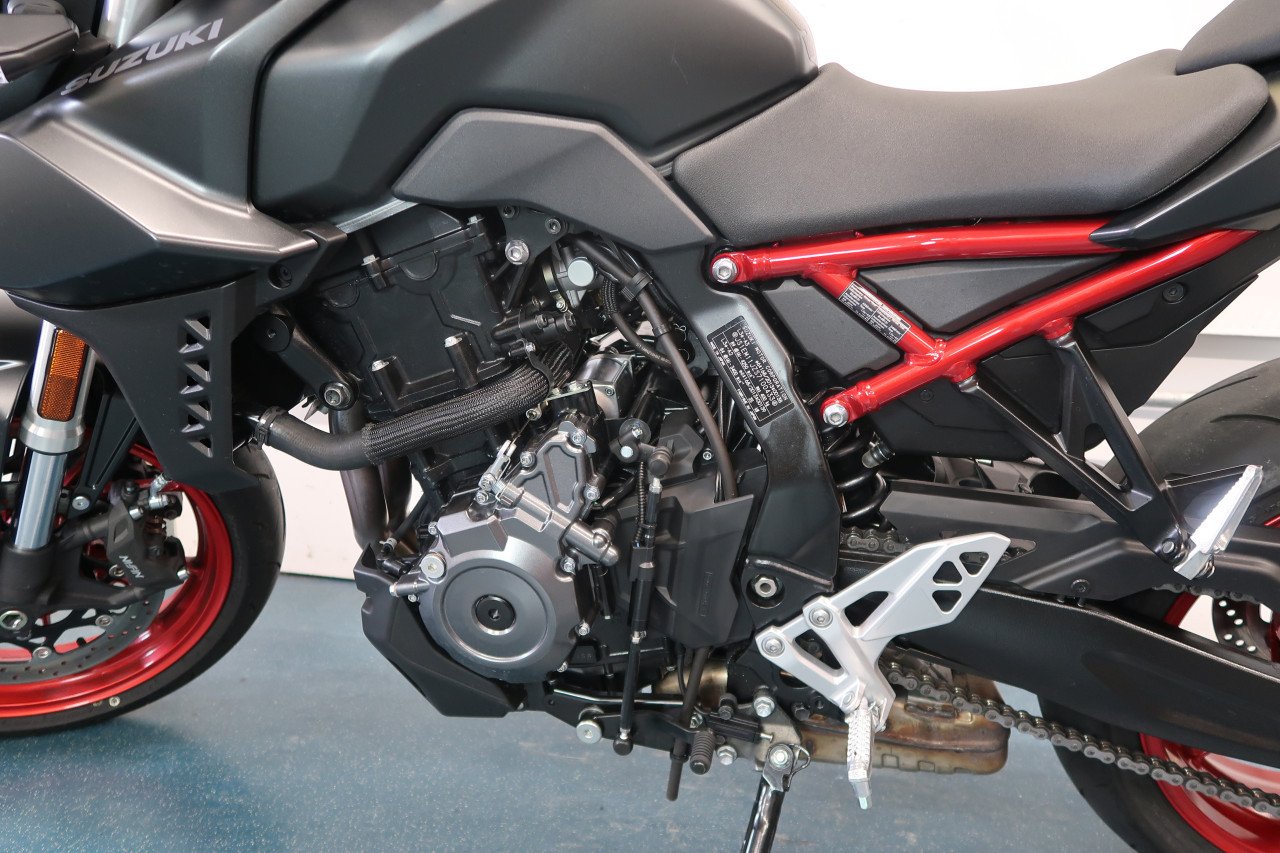 Suzuki GSX-8S 2025 BTW motor