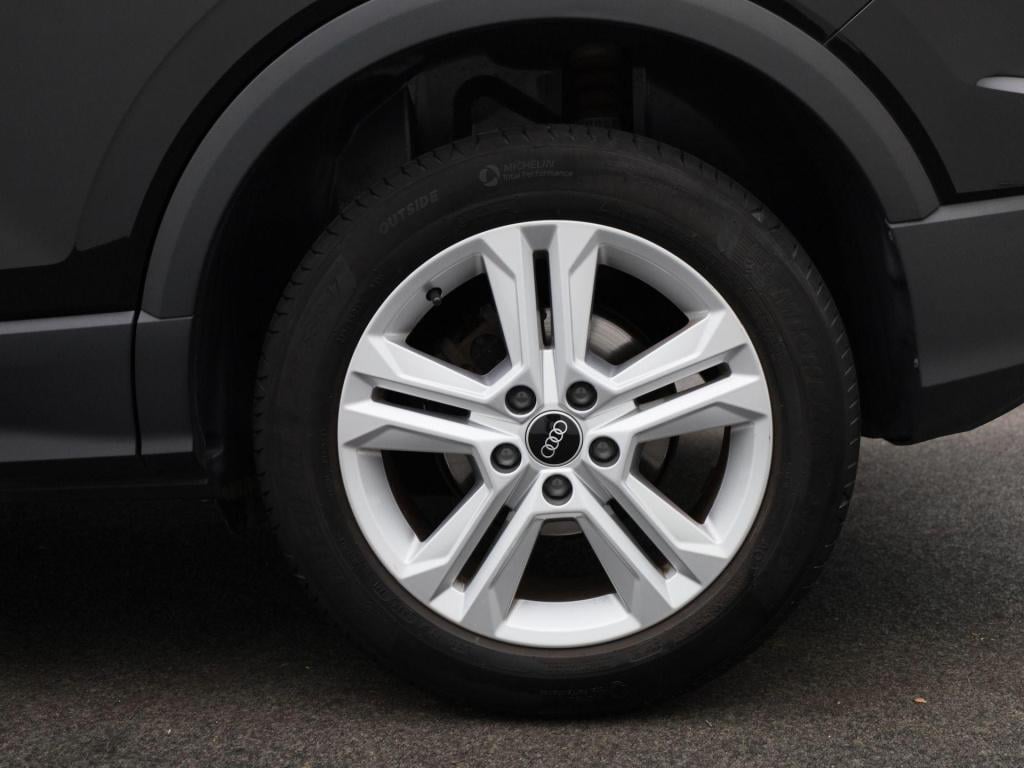 Audi Q2 35 tfsi pro line | panoramadak | stoelverwarming | leder | camera |
