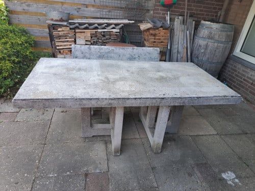 StenenTuintafel en bankje