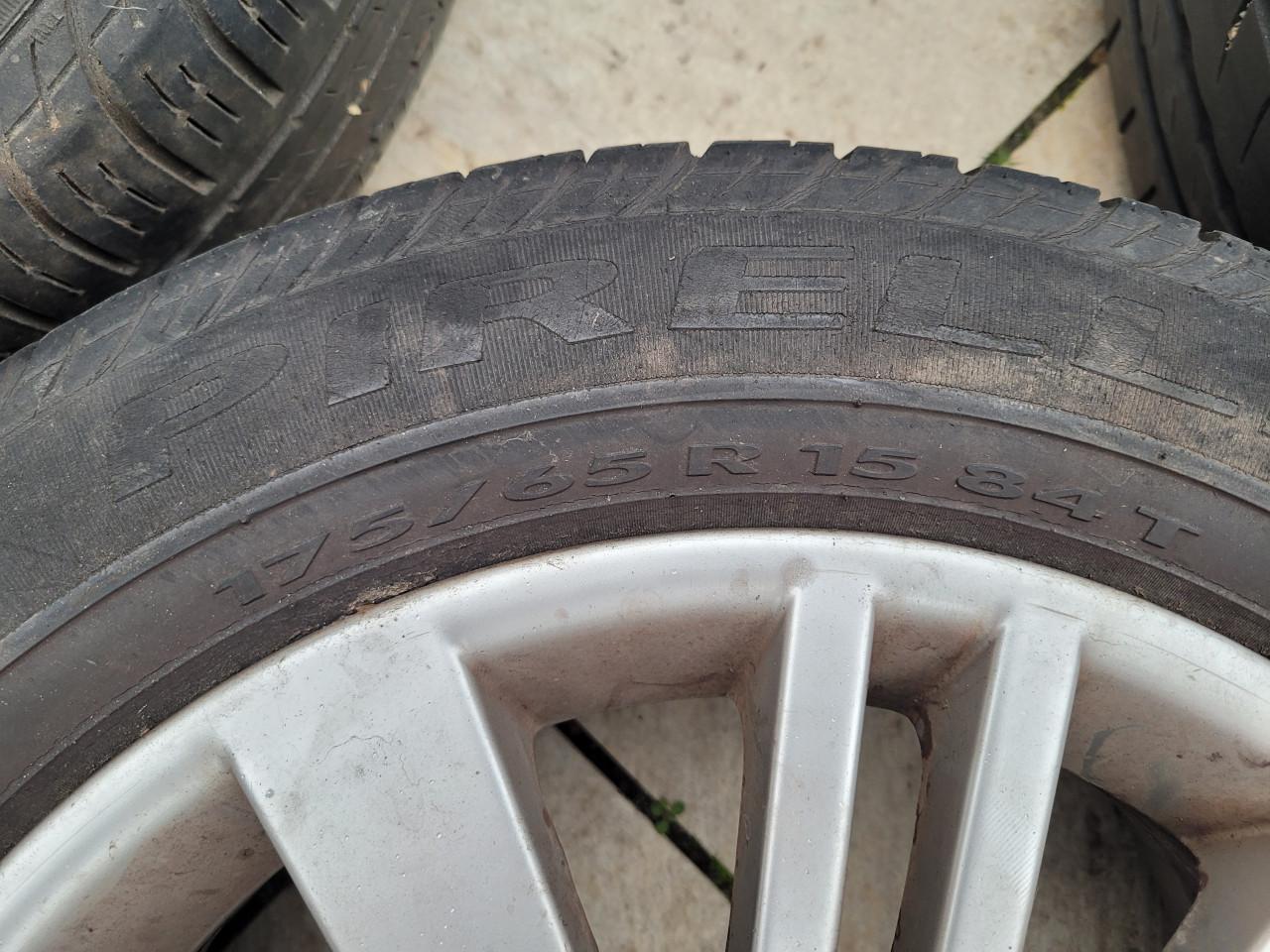 Banden met velg (175/65 R15 84T)
