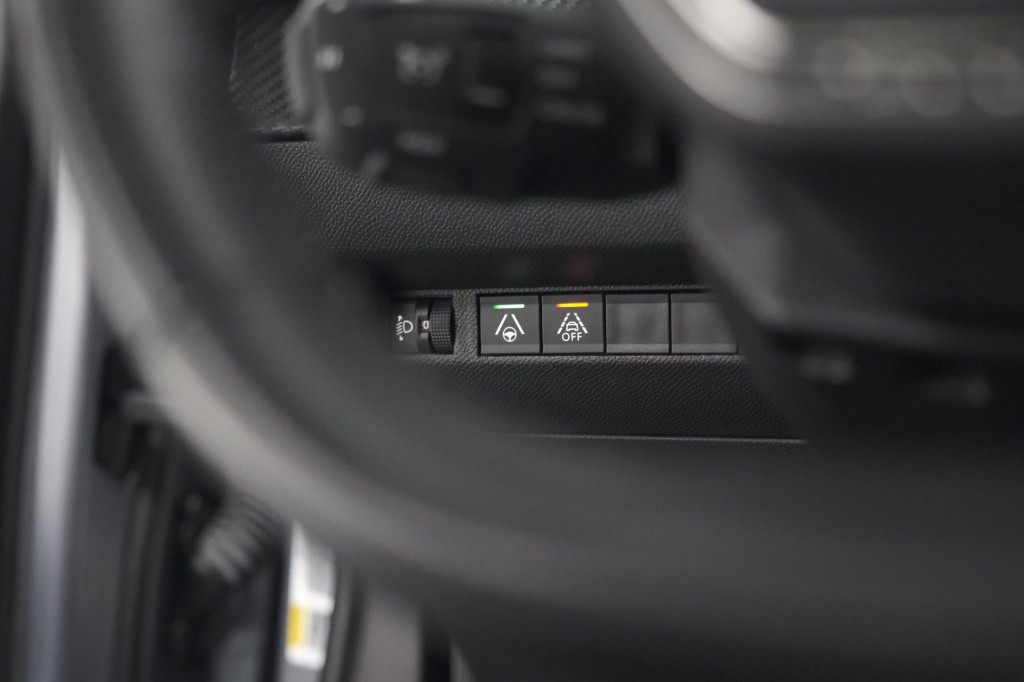 Peugeot E-2008 ev allure 50 kwh | camera | adaptieve cruise control | stoel