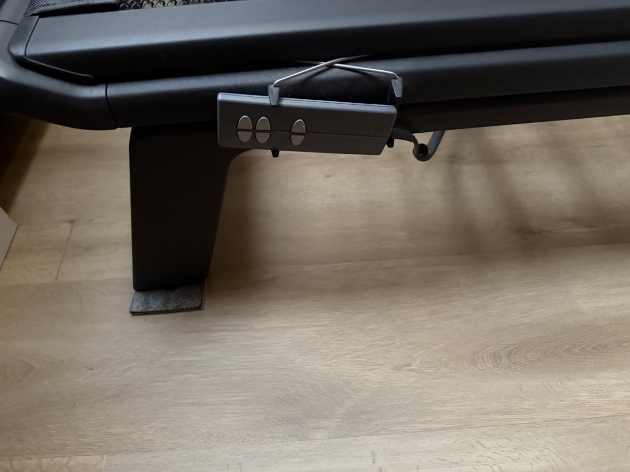 Auping elektrisch verstelbaar bed 180X210 (2X90) in goede staat