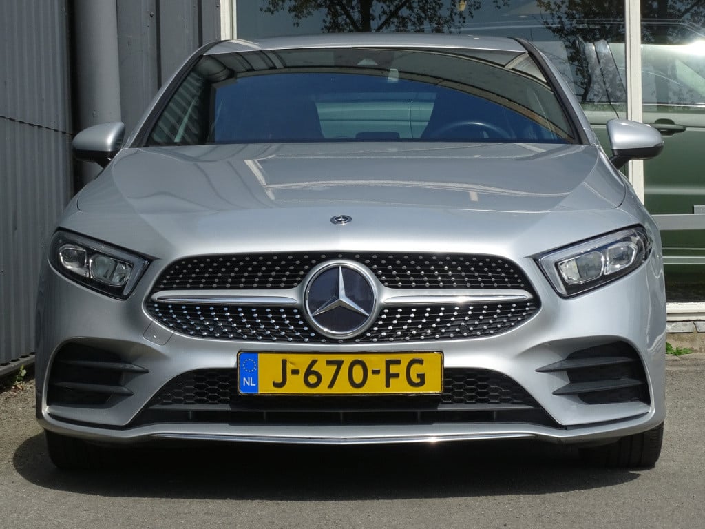 Mercedes-Benz A-Klasse 180 business solution widescreen cockpit