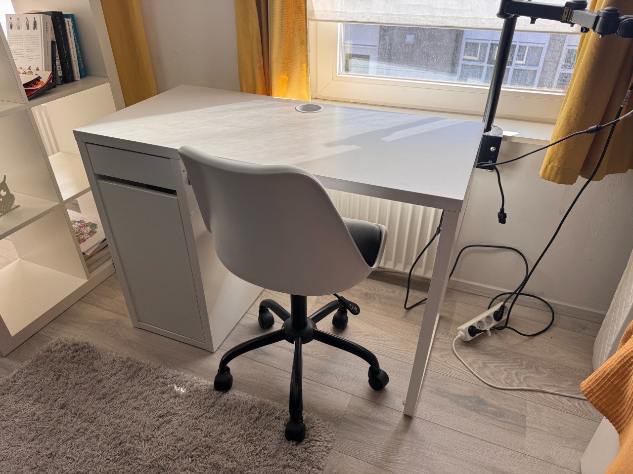 Ikea bureau met stoel