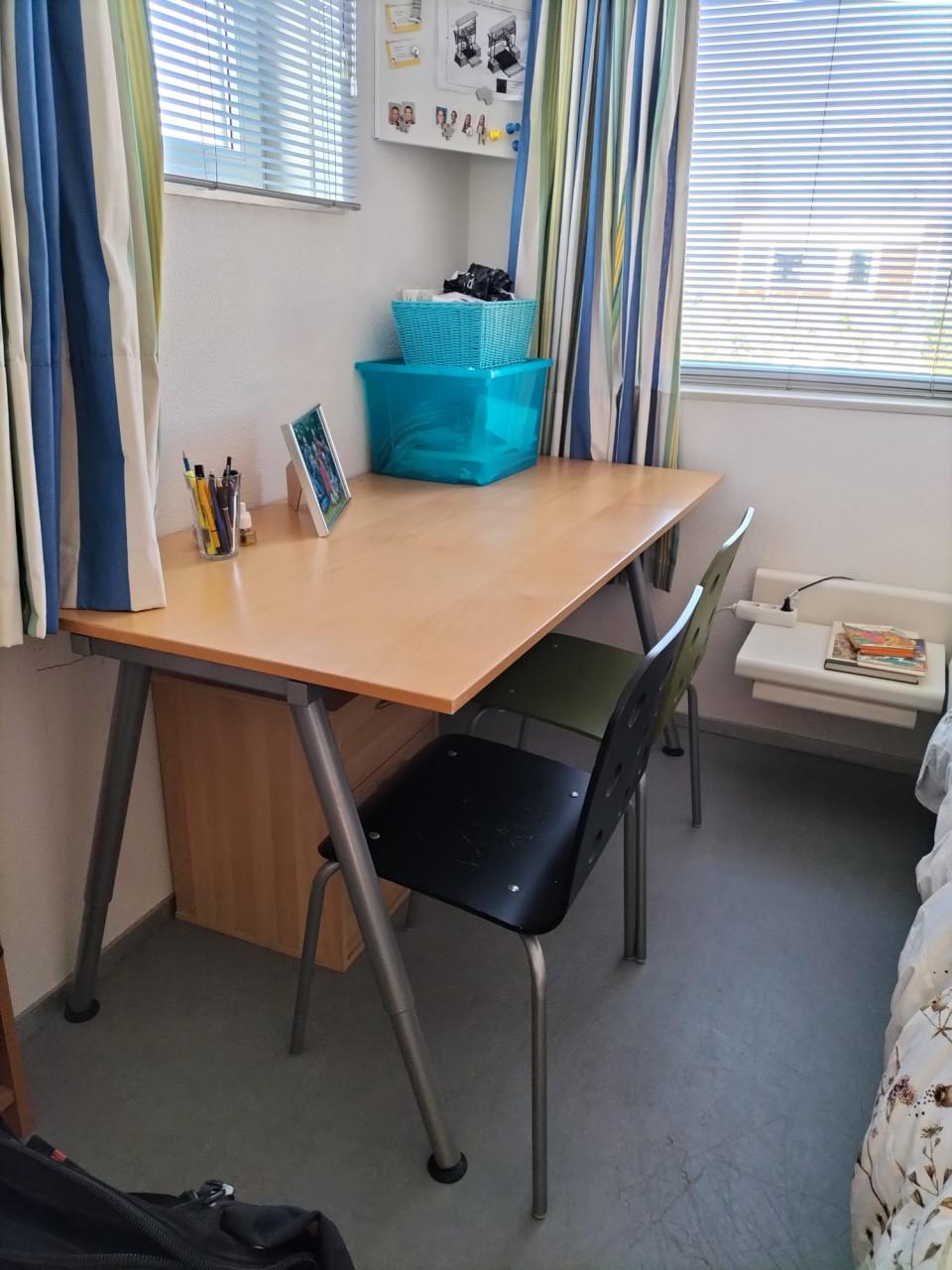 Bureau/tafel in hoogte verstelbaar