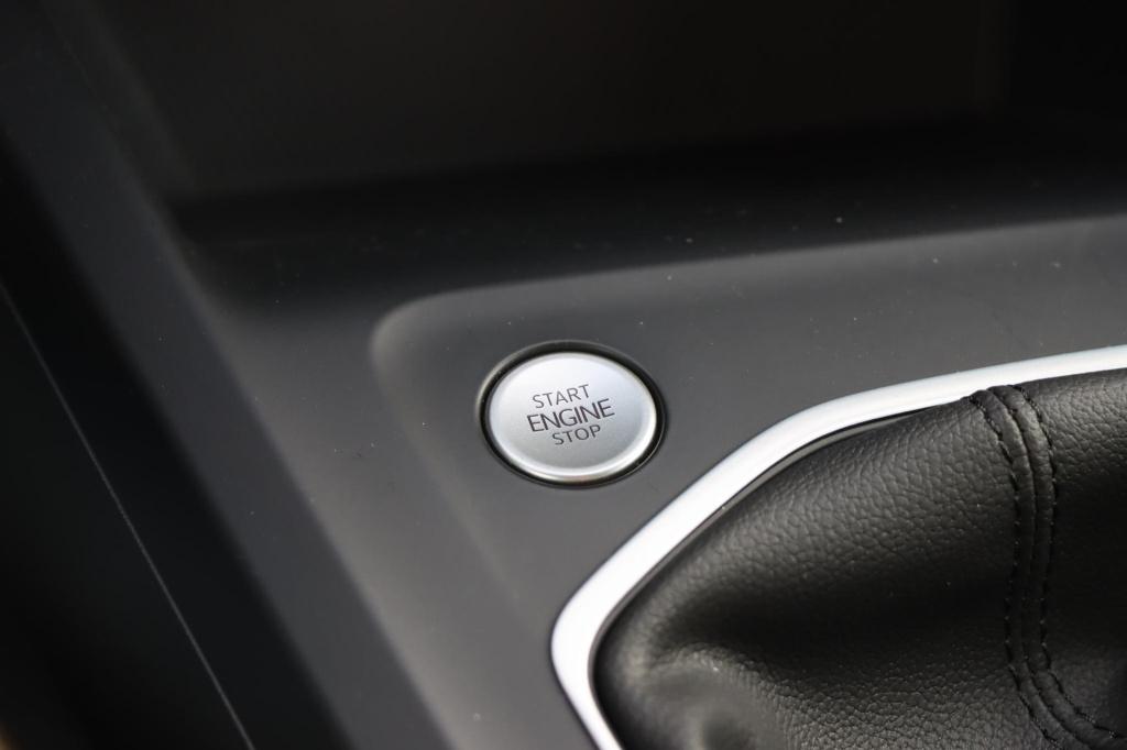 Volkswagen Golf 1.5 tsi life 130pk