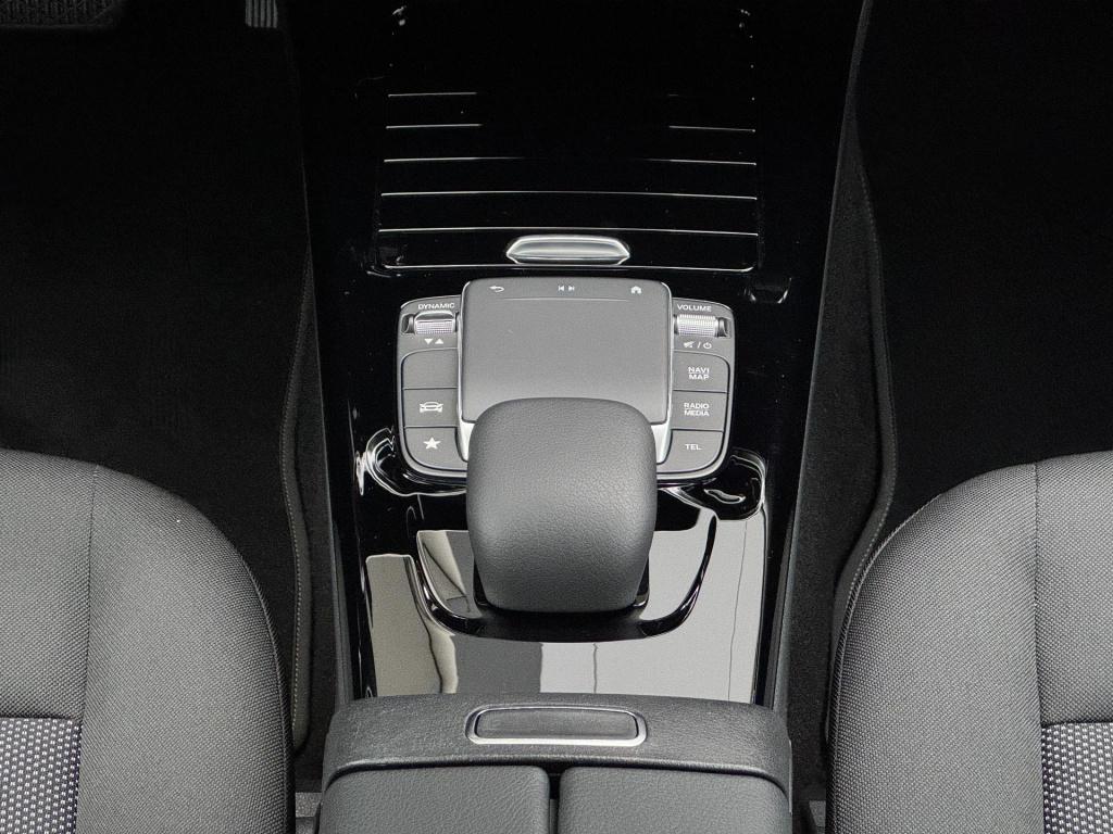 Mercedes-Benz Cla shooting brake 180 automaat, nl-auto!