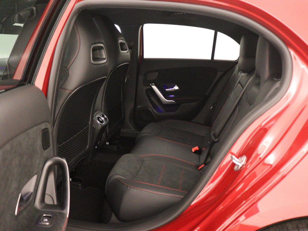 Mercedes-Benz A-Klasse 250 e amg line | premium pack | nightpakket | draadl
