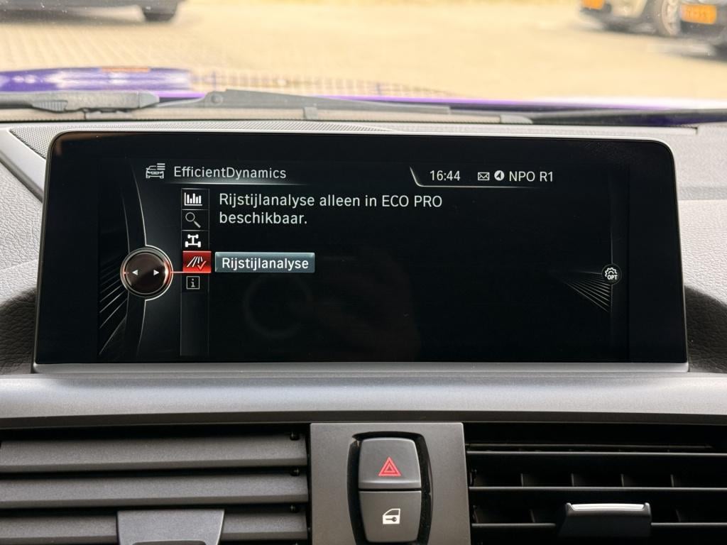 BMW 1 Serie m135i m-performance | schuifdak| navi | cruise | performance ui