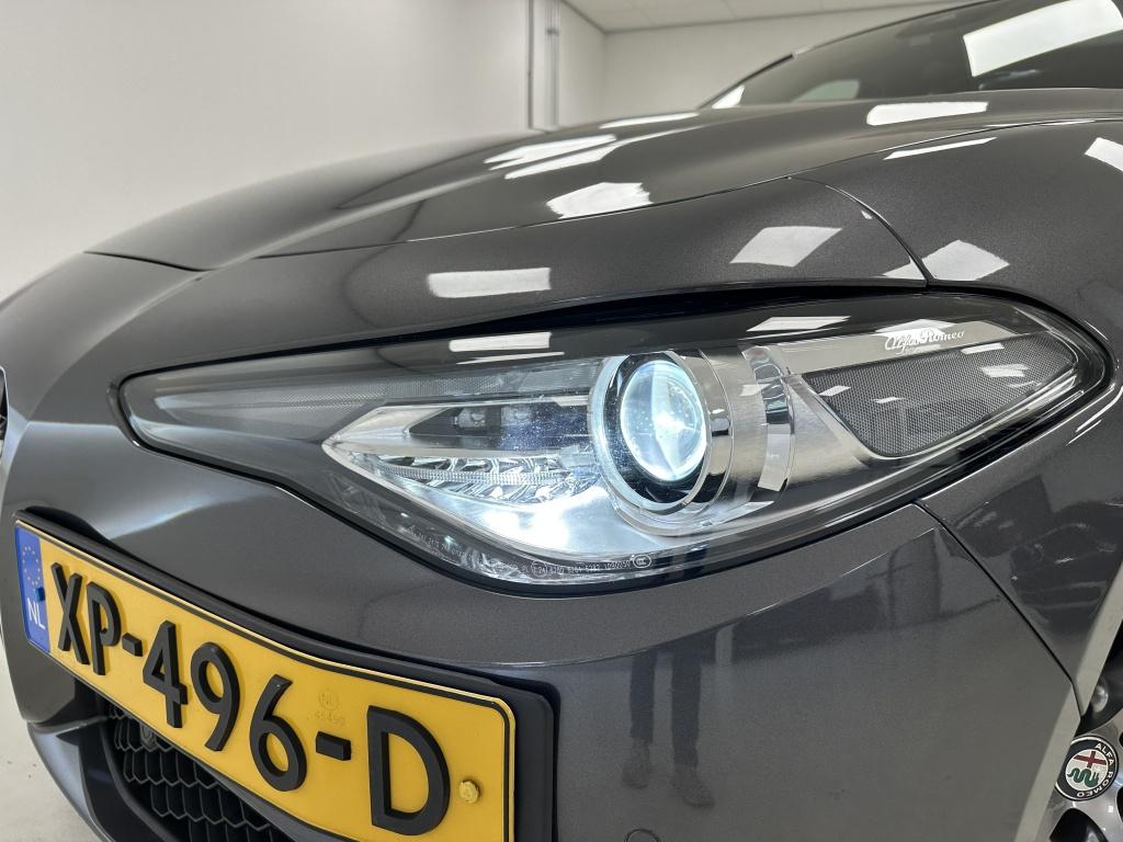 Alfa Romeo Giulia 2.0t super | leer | bi-xenon | flippers |