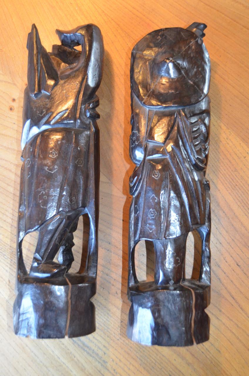 2 Hardhouten Chinese beelden Boogschutter en Wijze (?)