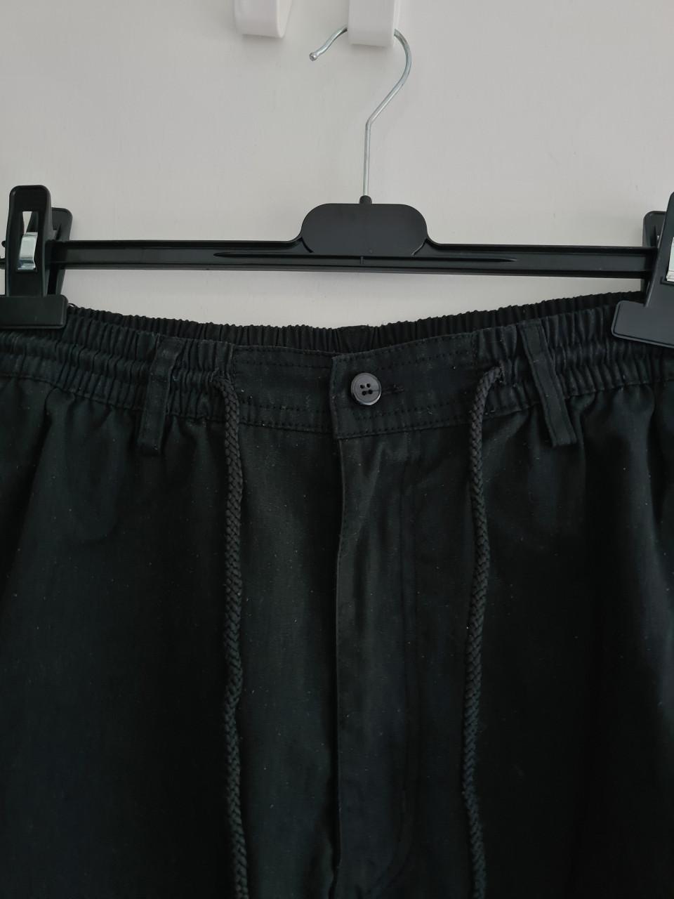 Zwarte korte broek van VT  Maat M