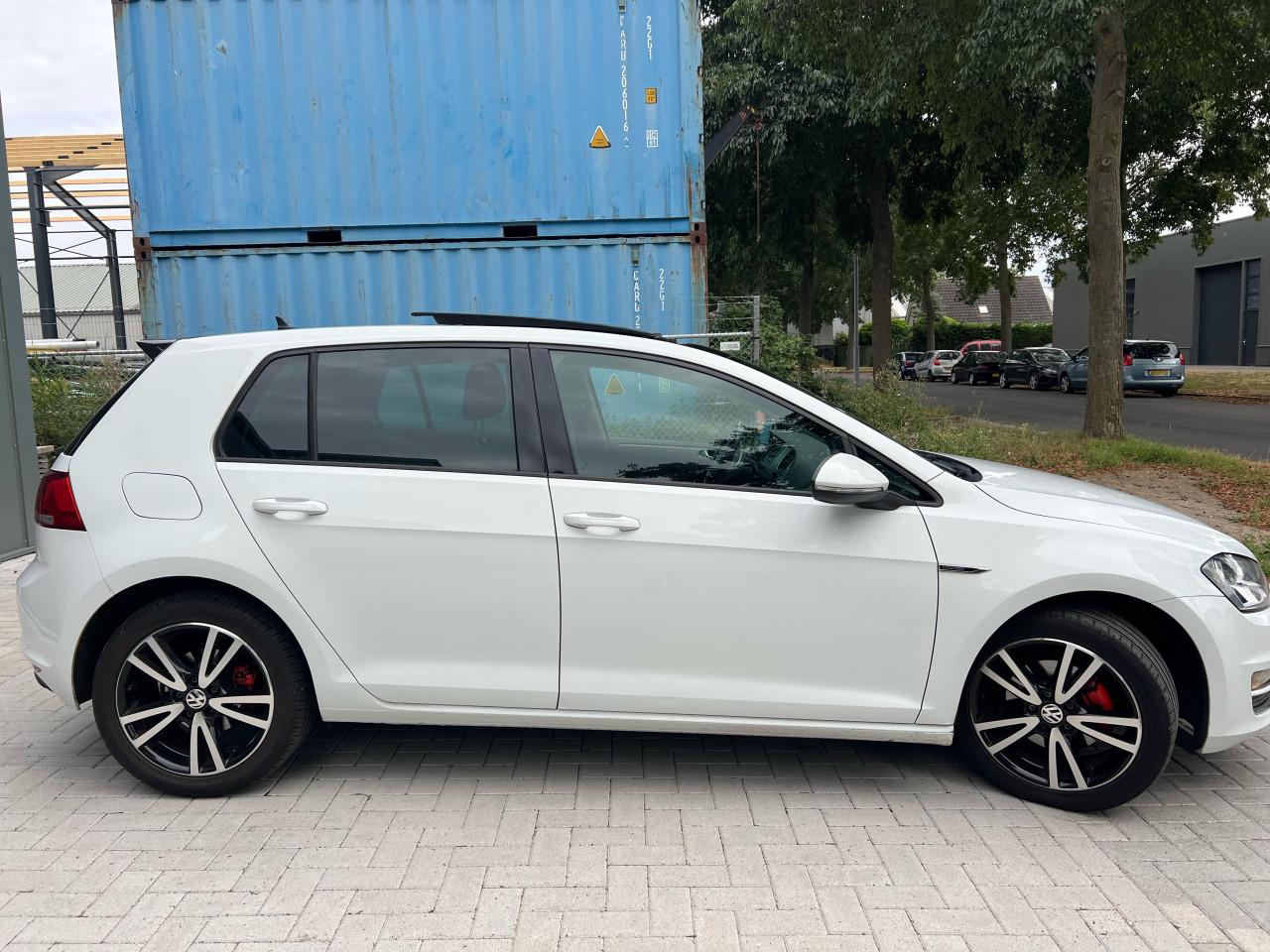 Volkswagen Golf 1.4TSI ACT Pano/PDC/Lounge