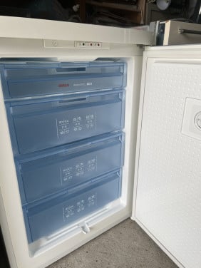 Bijna niet gebruikte Bosch vrieskast 85x60 cm. 120 liter Vriezer klasse A+