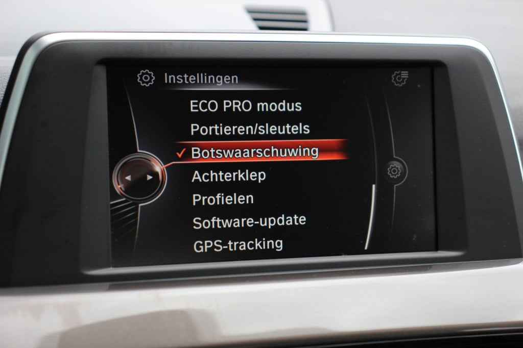 BMW X1 sdrive20i corporate lease executive | led | half leder | pdc |