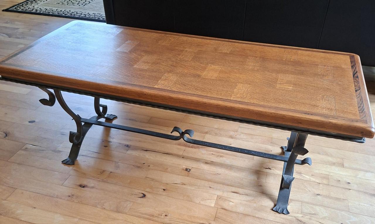 Salontafel met smeedijzeren onderstel