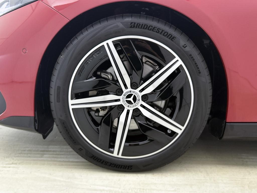 Mercedes-Benz Cla shooting brake 180 business solution amg | premium pakket