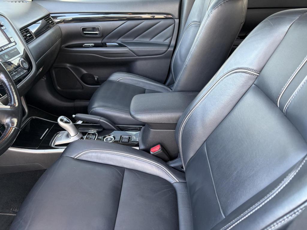Mitsubishi Outlander 2.0 phev instyle+