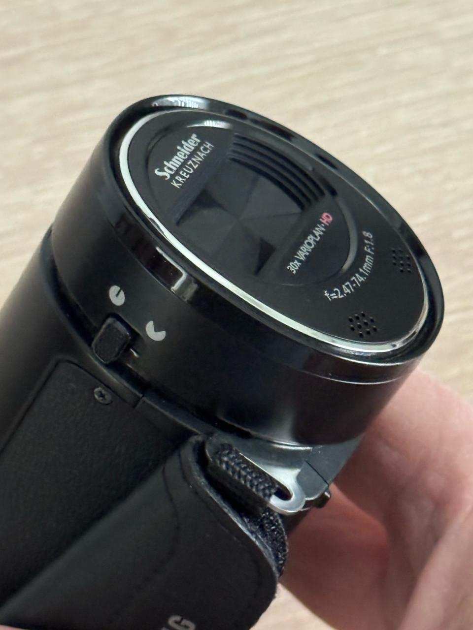 Complete Samsung HMX-H300 camcorder