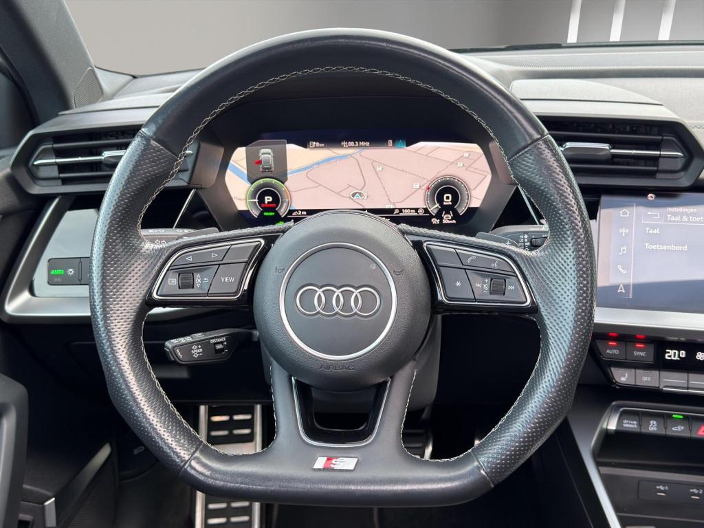 Audi A3 sportback 40 tfsi e s-line pano b&o camera head up