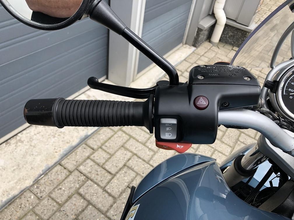 Keurige BMW R1150R uit 2002 met 87 dkm, kofferset, ABS, windscherm €2695,-