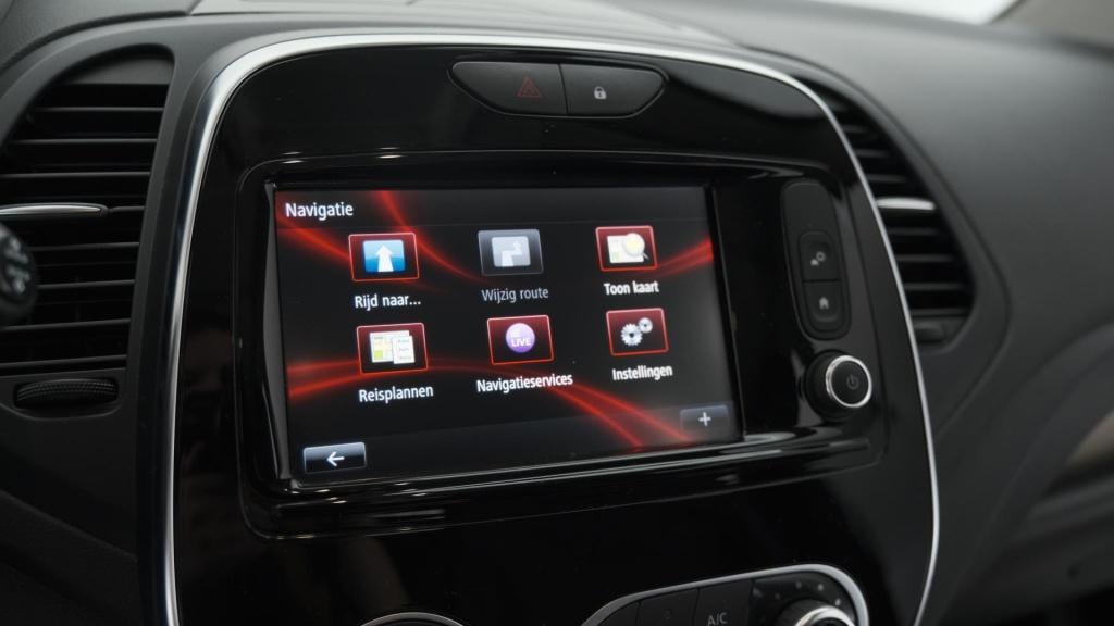 Renault Captur 1.3 tce intens | trekhaak afneembaar | navigatie | parkeerse