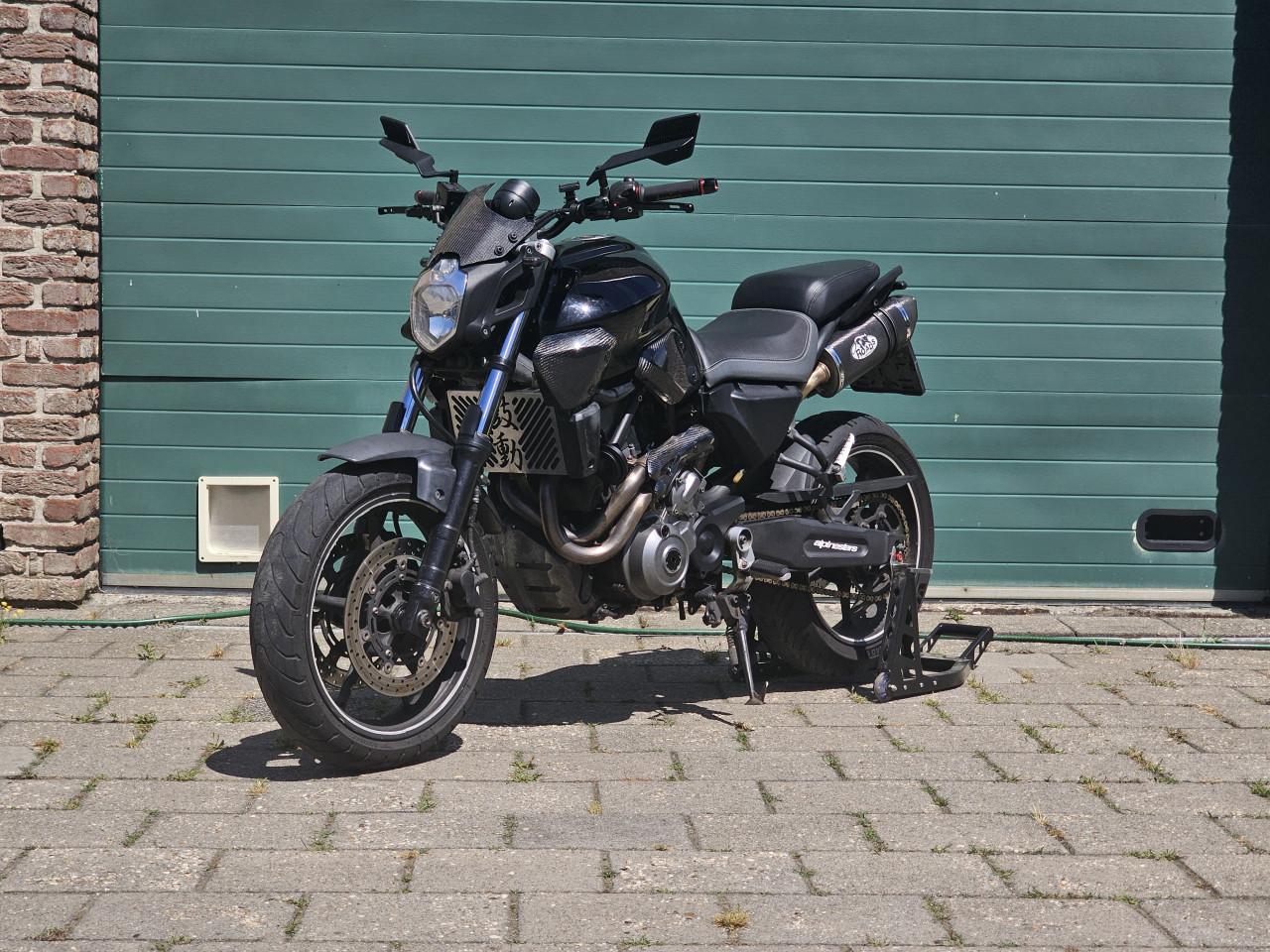 Yamaha MT-03 660cc 2009 - Veel carbon - Rijklaar - 35kW A2