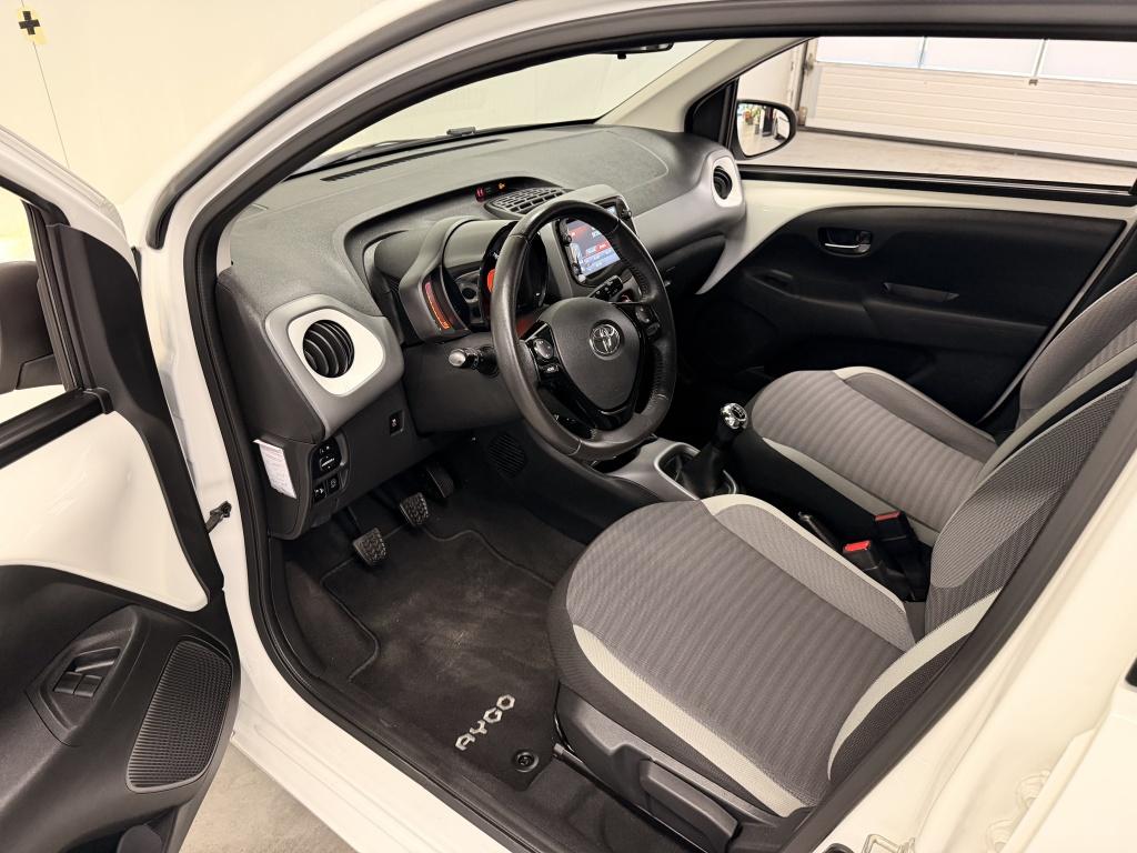 Toyota Aygo 1.0 vvt-i x-play| camera| carplay| cruise| airco