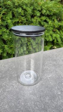 Ronde Puntgave Glazen Voorraadpot met houten deksel.