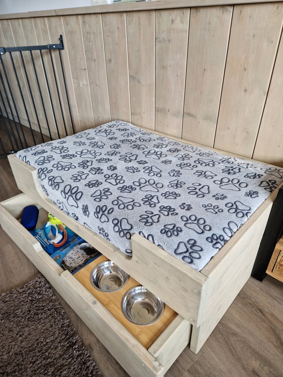 Stoere Hondenmand van Steigerhout + Kussen