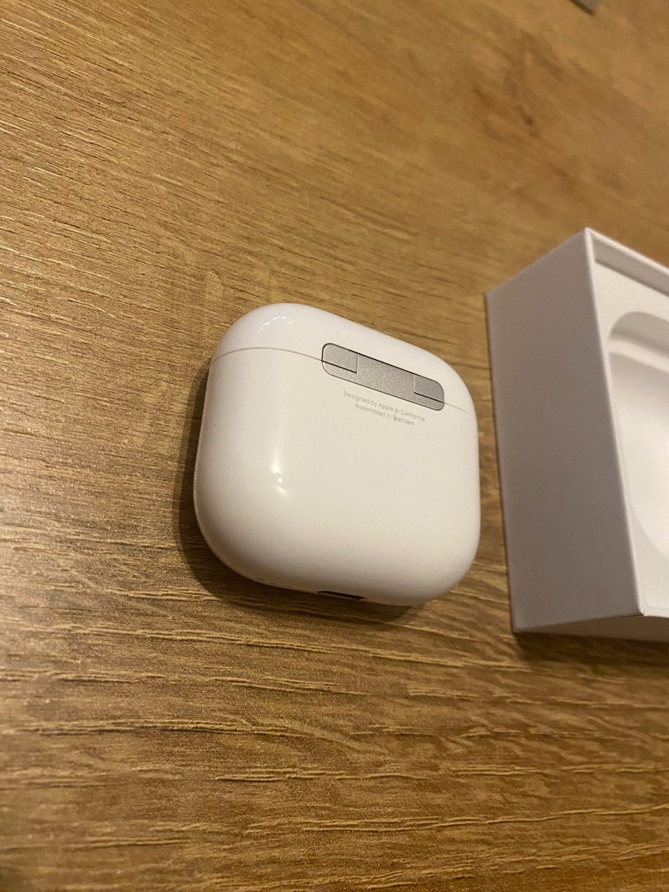 Airpods 4 met Noise canceling