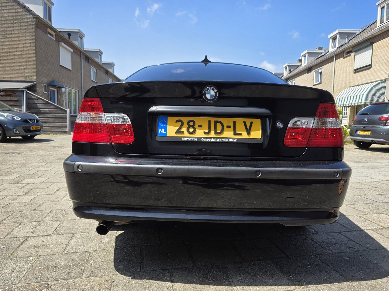 BMW 318i , E46 automaat, zwart