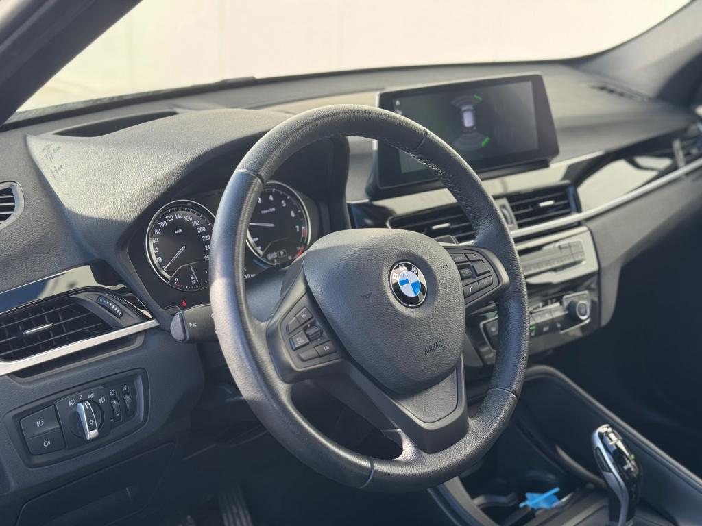 BMW X1 sdrive18i executive * panoramadak * head-up display * stoelverwarmin