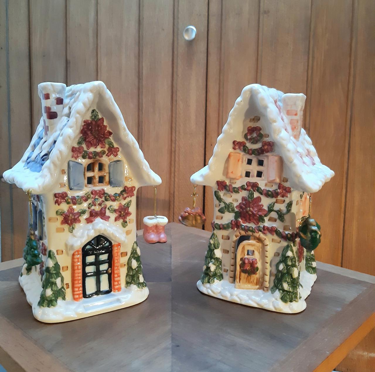 Sfeervolle miniatuur  kersthuisjes met waxinelichthouder