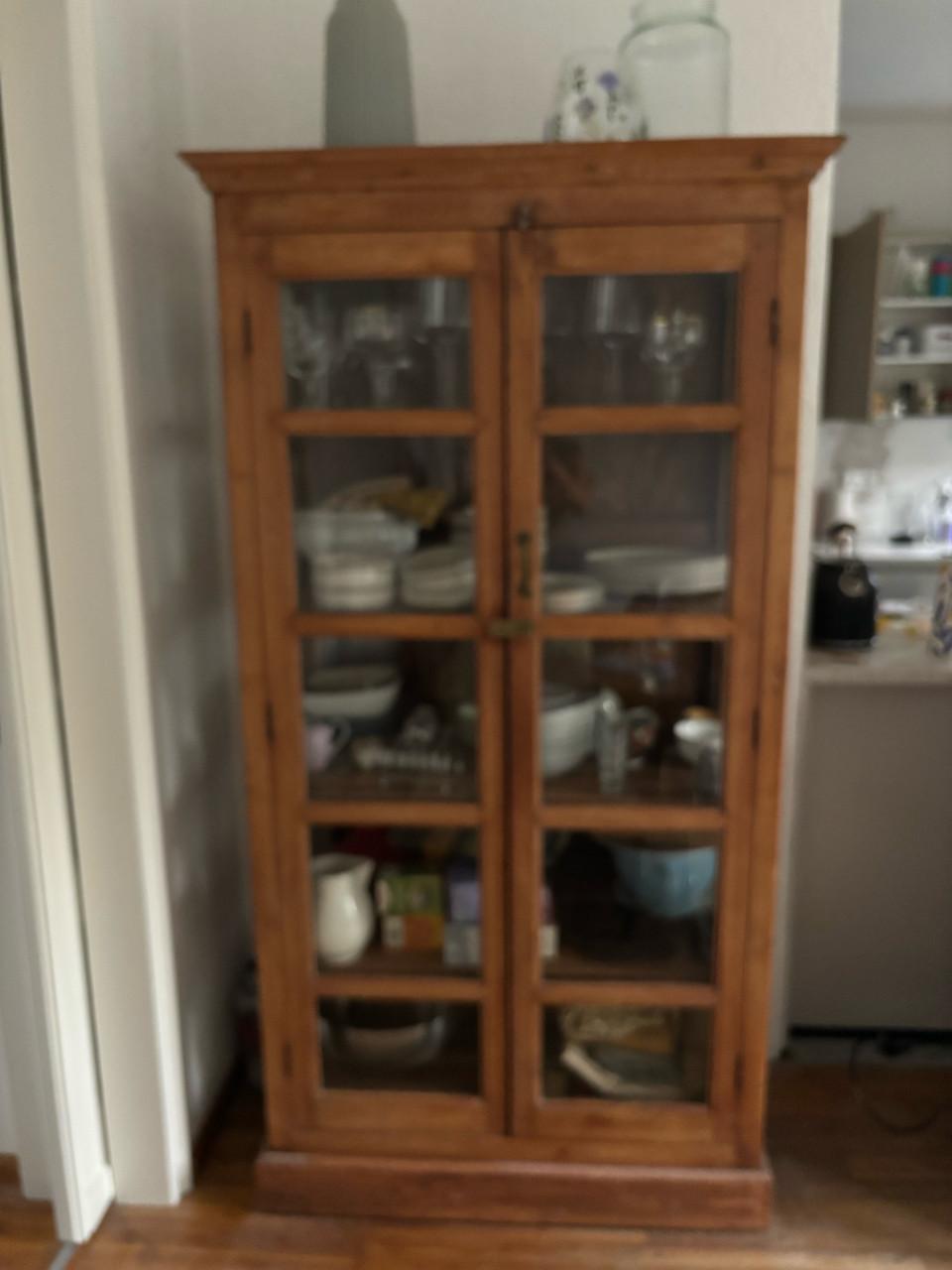 Vitrinekast massief hout