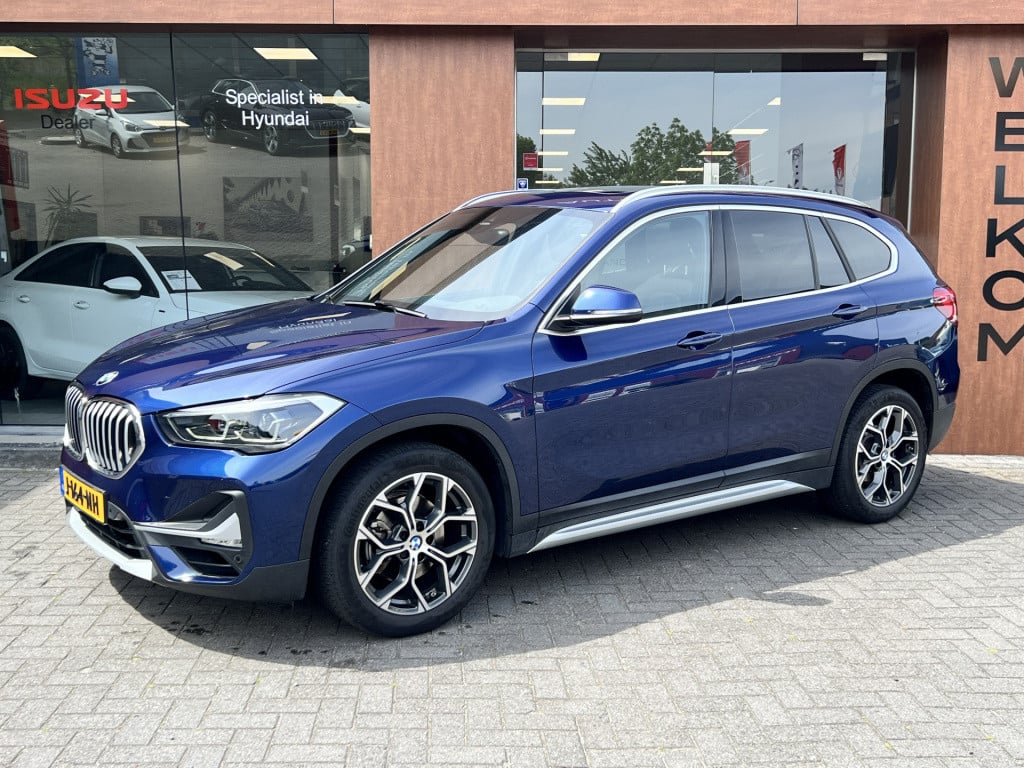 BMW X1 sdrive18i high executive - xline | leder | panorama | sportstoel | n