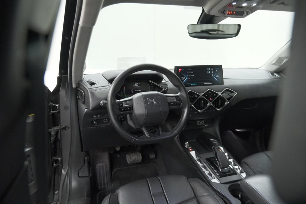 Ds Ds 3 crossback 50 kwh e-tense so chic | camera | dodehoekdetectie | head