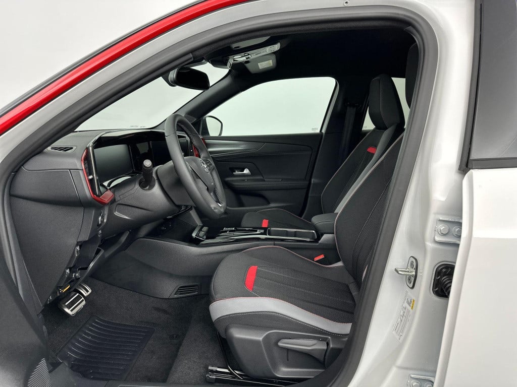 Opel Mokka-e electric gs 50 kwh | voorraadmodel | snel rijden mogelijk! | 8