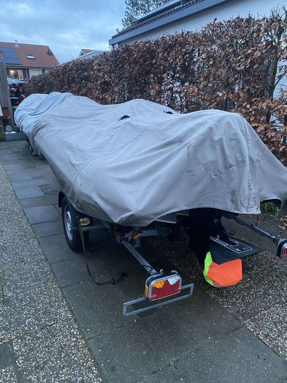 Zodiac Yachtline 420 met 40 pk evinrude E-TEC en RIBA trailer